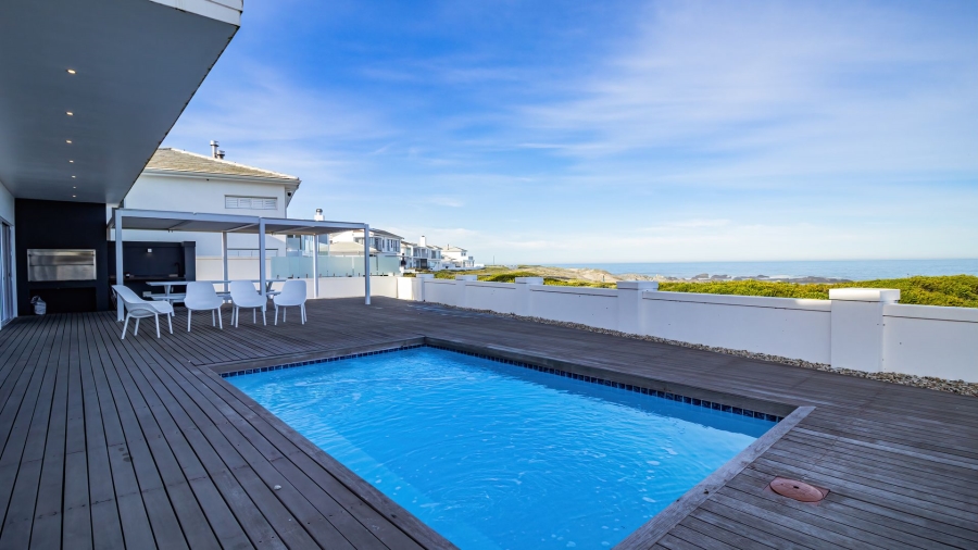 4 Bedroom Property for Sale in Pearl Bay Western Cape